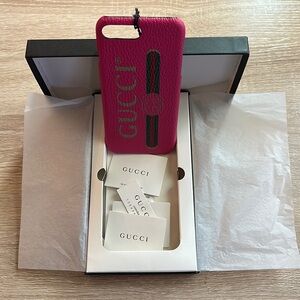 NIB vintage pebbled leather pink Gucci phone case​